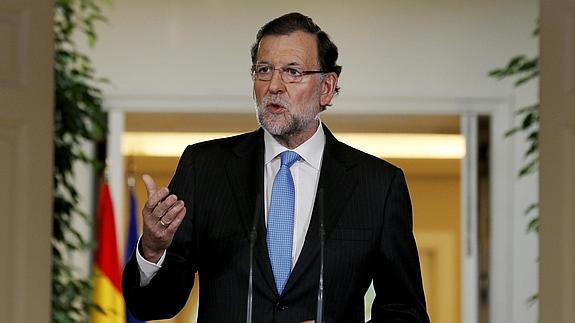 Rajoy: «Mi cabeza está bien situada y no pienso dejar que nadie la cambie de sitio»