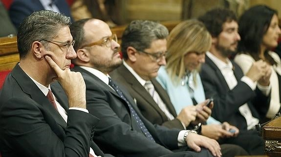 Una maniobra de C's, PSC y PP paraliza la declaración soberanista