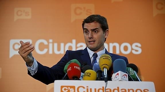 Rivera propone al Gobierno y al PSOE firmar un pacto de Estado por España