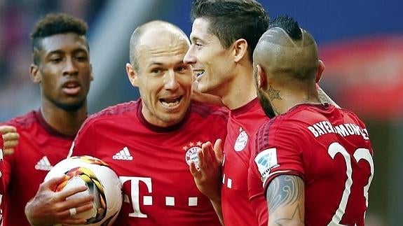 El Bayern de Múnich aplasta al Sttutgart y es más líder