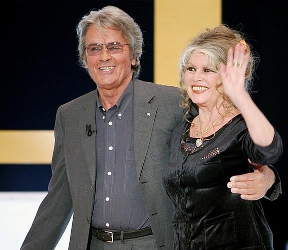 Brigitte Bardot, a Alain Delon por su cumpleaños: «Te amo 80 veces»