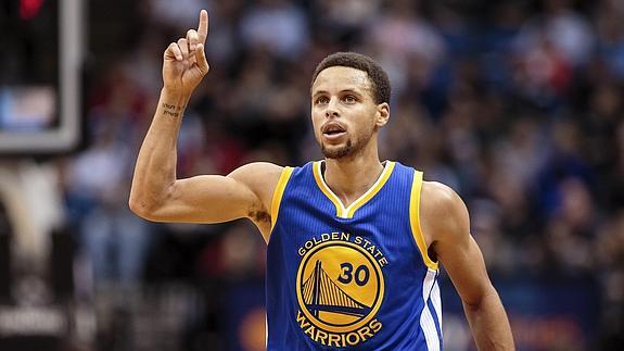 Otro recital anotador de Curry hunde a los Wolves