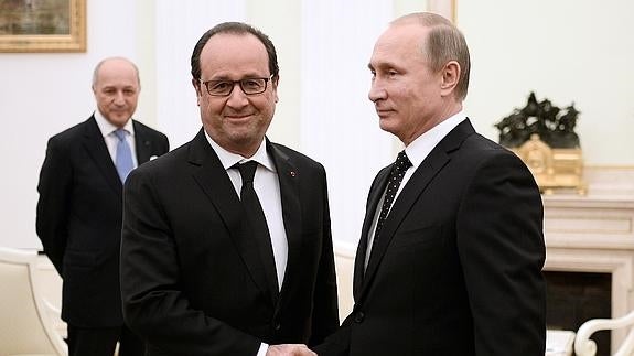 Putin y Hollande acuerdan coordinar acciones contra el Estado Islámico en Siria