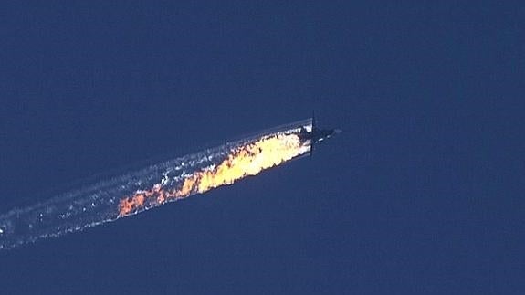 Turquía recupera el cuerpo del piloto del avión ruso derribado y lo entregará a Rusia