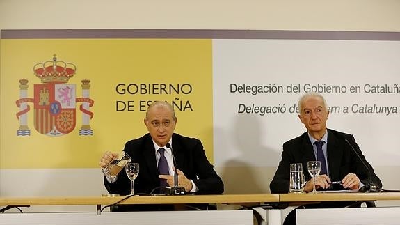 Fernández Díaz pide instaurar cuanto antes la lista de pasajeros sospechosos