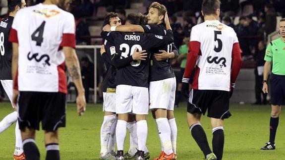 El Sevilla aprovecha los errores del Logroñés y sentencia la eliminatoria