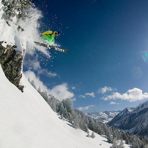 Volar sobre la nieve del Valle de Arán