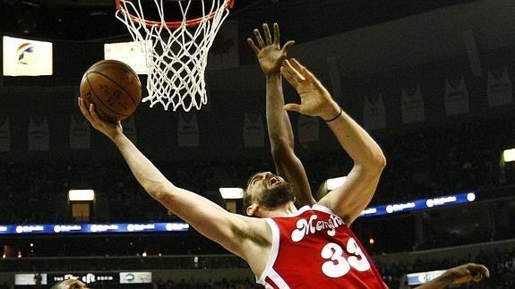 Marc Gasol y Calderón anticipan la despedida del año con sendos triunfos