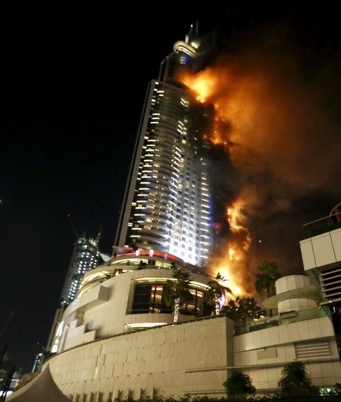 Impresionante incendio en Dubái antes del fin de año