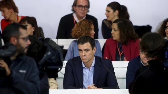 El dilema del congreso parte en dos al PSOE