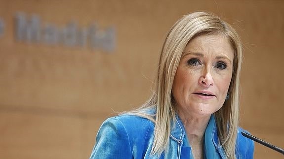 Cifuentes cesa al director general al que su mujer sustituyó en el puesto anterior