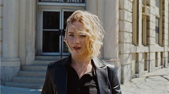 Jennifer Lawrence en 'Joy' frente a un Tom Hardy duplicado en 'Legend'