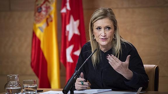 Cifuentes reducirá diputados, creará listas abiertas y eliminará el aforamiento en Madrid