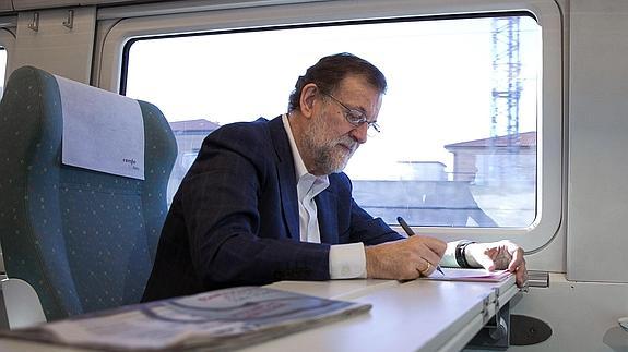 Rajoy reprocha a Sánchez sus pactos «contra natura»
