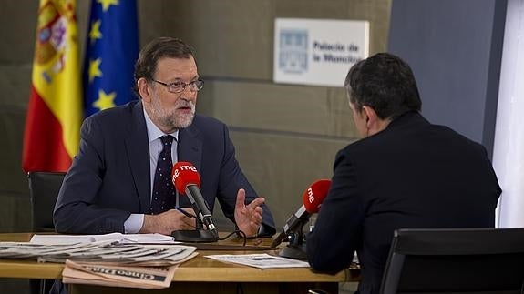 Rajoy acusa a Sánchez de excluir al PP en una «especie de Pacto del Tinell»