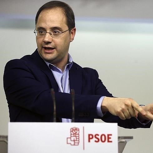 La dirección del PSOE promete que Sánchez no será presidente «a cualquier precio»