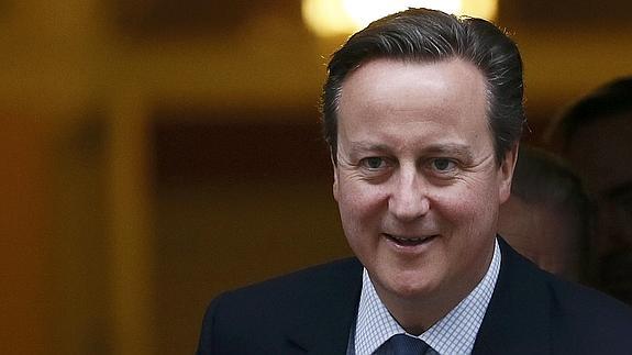 Cameron vuelve a cargar contra los inmigrantes