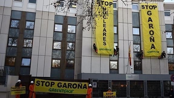 Greenpeace se 'descuelga' contra Garoña