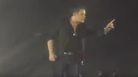 Alejandro Sanz expulsa de su concierto a un hombre que pegaba a una mujer