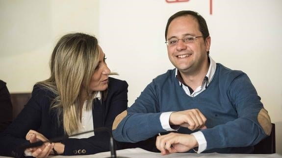 El PSOE constata «avances» en la negociación y es «optimista» respecto a Podemos