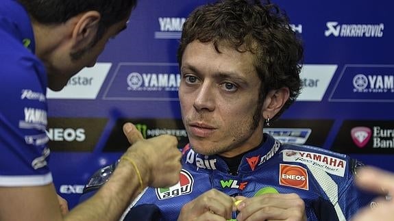 Valentino Rossi renueva con Yamaha hasta 2018