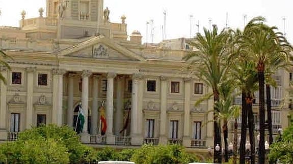 La bandera de la II República ondeará hoy en el Ayuntamiento de Cádiz