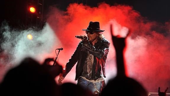 AC/DC ficha a Axl Rose para su gira europea