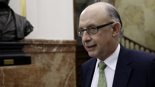 Hacienda amplía el plazo hasta el 29 de abril para que las comunidades congelen el gasto
