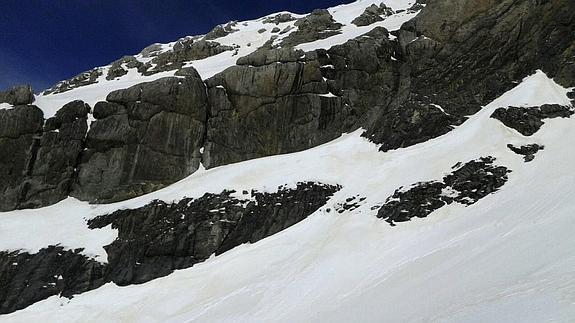 Muere un montañero francés tras caer por un precipicio en Monte Perdido