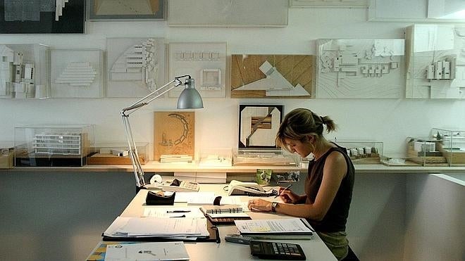 Las mujeres con un sueldo inferior a los 1.000 euros duplican a los hombres