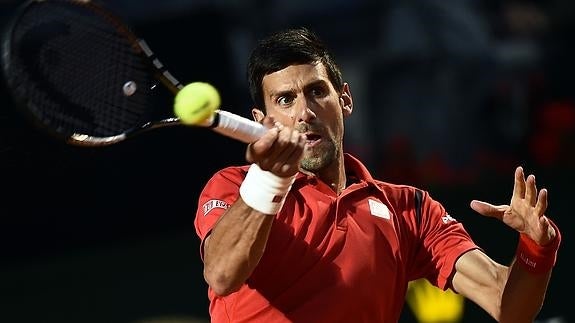 Djokovic sufre para meterse en la final de Roma