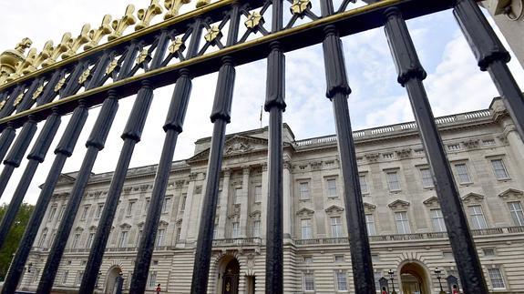 Detenido un hombre tras saltar la valla del palacio de Buckingham