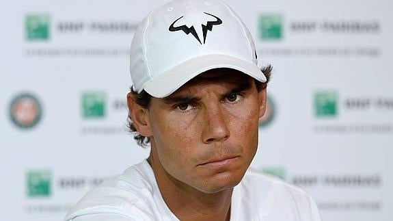 Nadal se retira de Roland Garros para que no se le rompa la muñeca