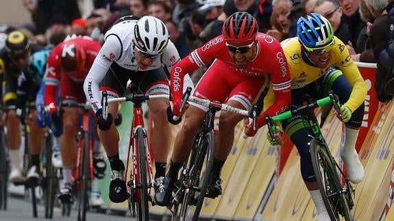 Bouhanni logra la victoria al esprint