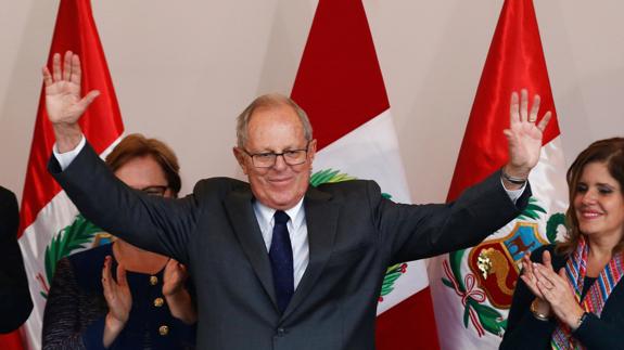 Kuczynski gana las elecciones en Perú