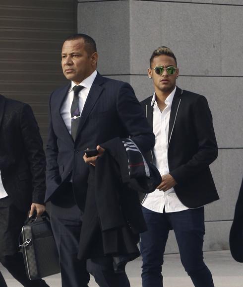 El Barcelona convoca una junta extraordinaria por el 'caso Neymar'