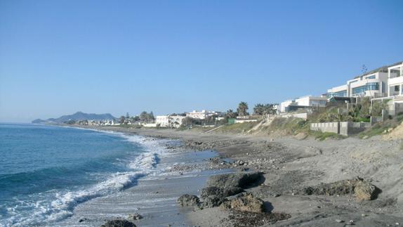 Ecologistas denuncian que 18 playas con bandera azul están contaminadas