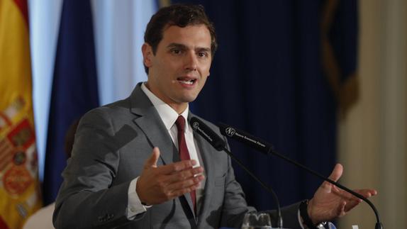 Rivera ha cambiado cinco veces en seis meses su discurso sobre su política de pactos