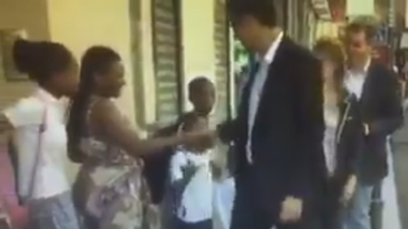 El PSOE acusa a PP y Podemos de usar «burdamente» un vídeo para llamar racista a Sánchez