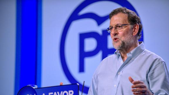 Rajoy: «Alguien intenta pescar en río revuelto para ver qué saca»