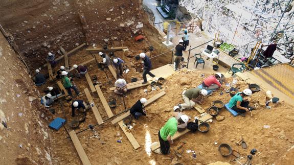 Hallado en Atapuerca un yacimiento con restos de hace 400.000 años