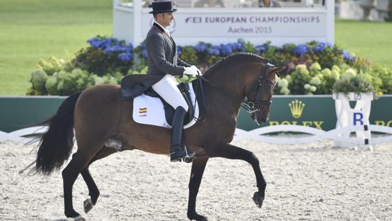 El equipo de doma se queda a un puesto de luchar por las medallas