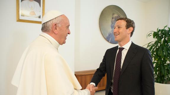 El Papa y Mark Zuckerberg buscan soluciones en la tecnología para ayudar a los más pobres