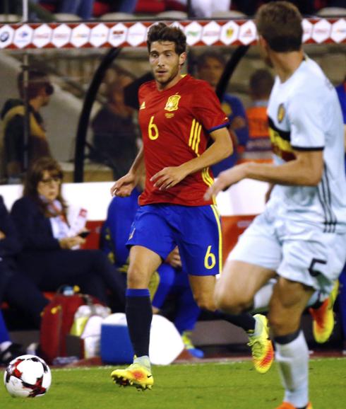 Sergi Roberto ya piensa más como lateral