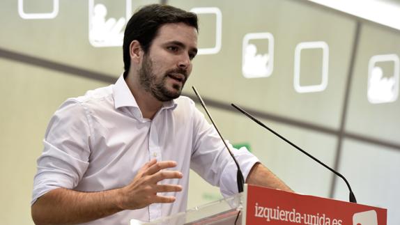 Garzón reclama claridad a Sánchez