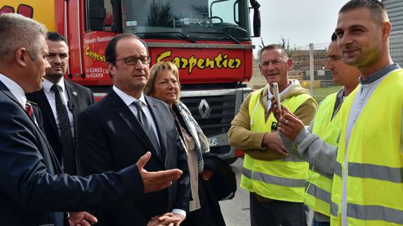 Hollande confirma en Calais el desmantelamiento «definitivo» del campamento de refugiados