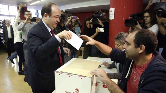 Miquel Iceta gana las primarias del PSC y revalida el cargo con el 54% de votos