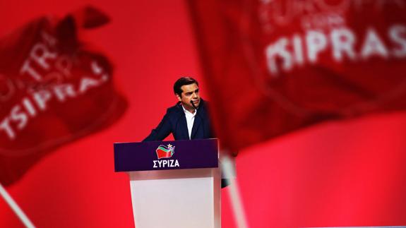 Tsipras sale reforzado como líder de Syriza de cara a la evaluación del rescate a Grecia