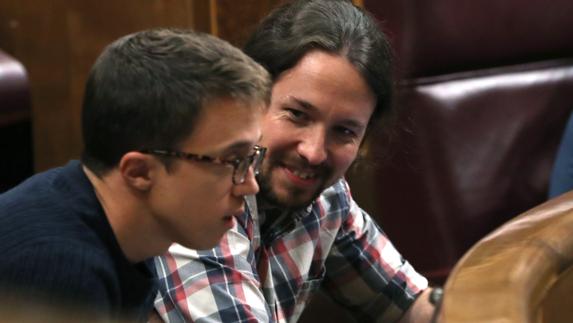 Iglesias avisa a Errejón de que los «elogios» de los adversarios le colocan «en una posición enormemente débil»