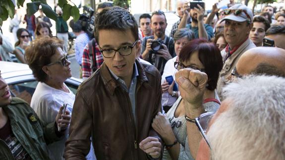 Errejón: «El PSOE y Ciudadanos capitularon ante un PP que les humilló»